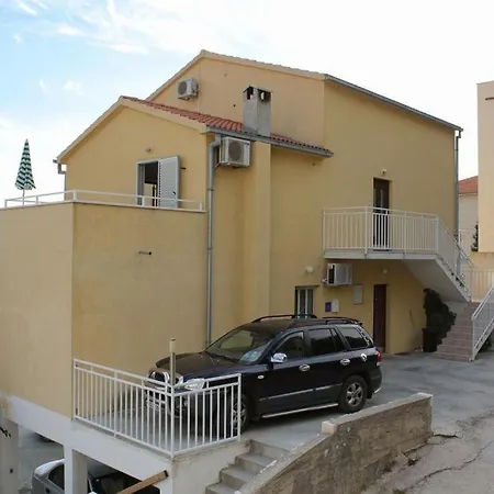 Apartament In With Sea View, Terrace, Air Conditioning, Wi-fi