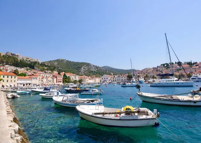 شقة In With Sea View, Terrace, Air Conditioning, Wi-fi