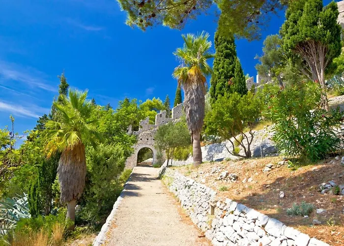 In With Sea View, Terrace, Air Conditioning, Wi-fi شقة